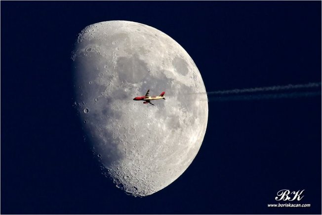'' JE LI MOGUĆE?  NAJGLEDANIJA UFOLOŠKA SNIMKA U OVOJ GODINI: Flota NLO-a koja prolazi pored Mjeseca '' - Page 2 Single_652x435_1450634810wizz_air_plane_moon